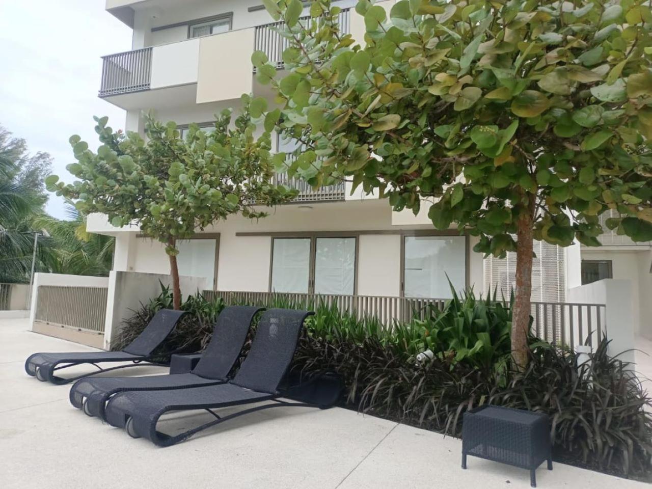 Apartment By The Sea